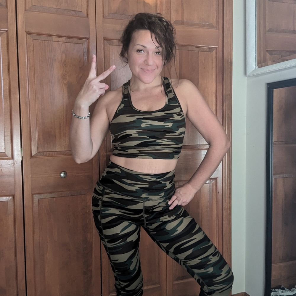 Camouflage Sports Bra and Leggings Set - Picture 8 of 10